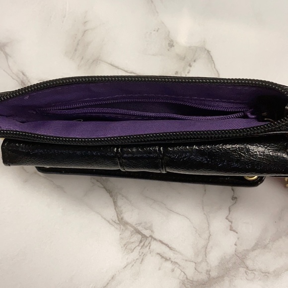 Black faux leather clutch with strap and zipper - Picture 3 of 5